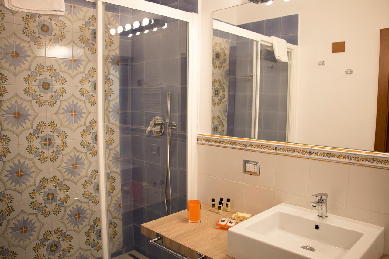La Cattedrale Dai Tetti Bed & Breakfast Trani Exterior foto