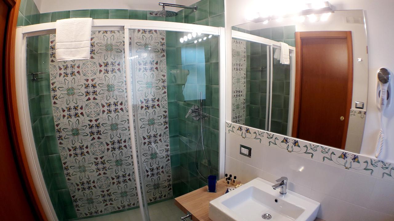 La Cattedrale Dai Tetti Bed & Breakfast Trani Exterior foto